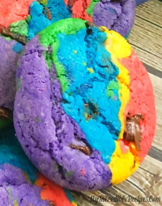 homemade-rainbow-chocolate-chip-cookies