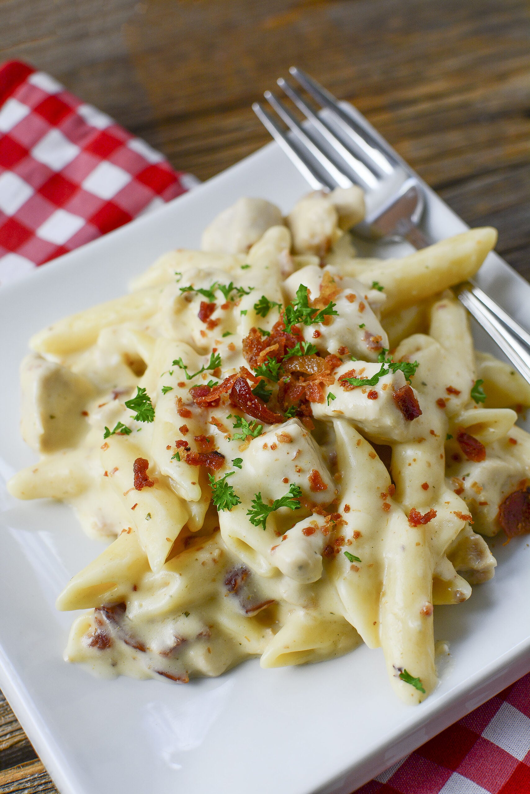 Instant Pot Crack Chicken Pasta (Bacon Ranch)