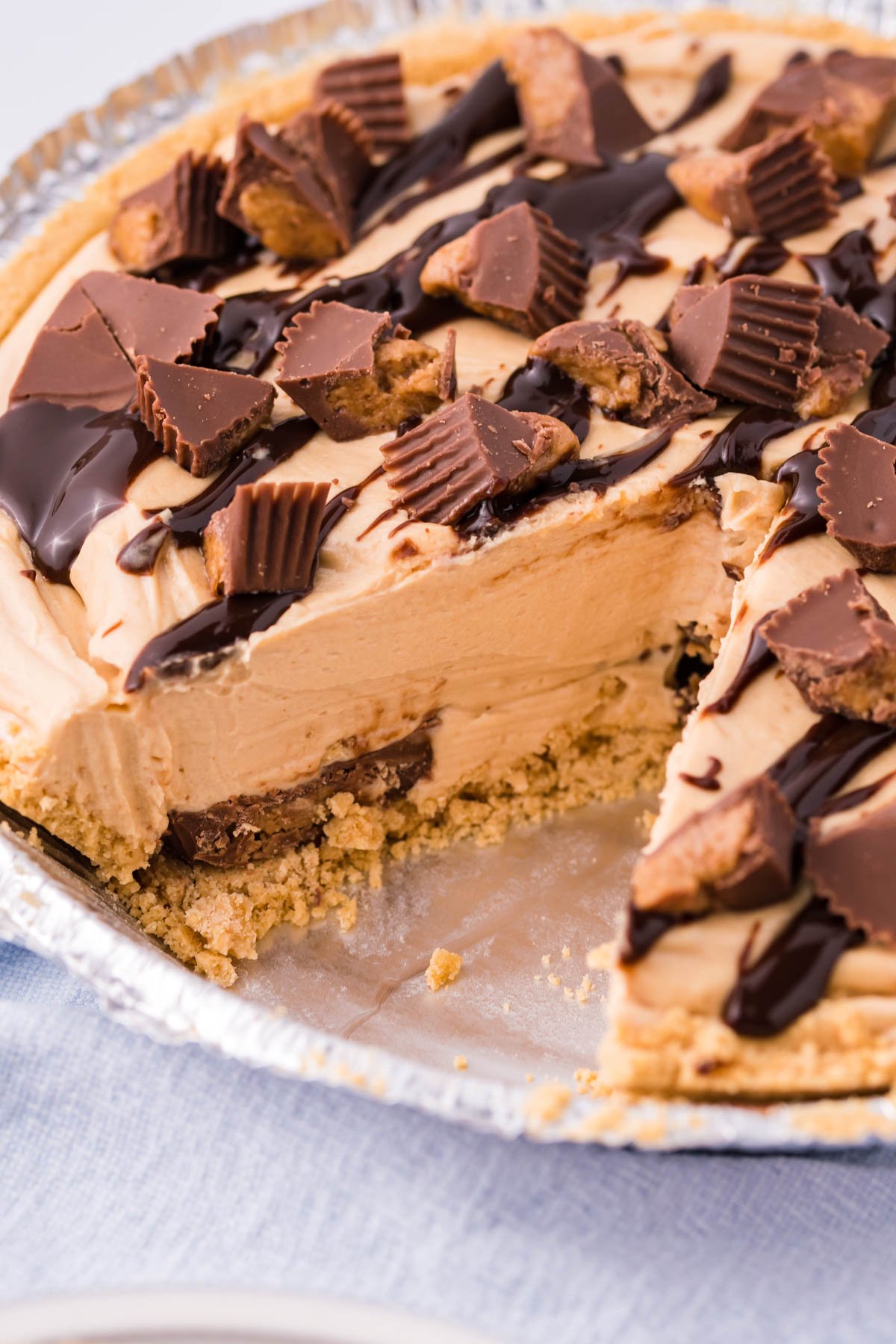 Close up of the inside layers of the no bake peanut butter cup pie. 