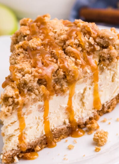 Caramel Apple Crisp Cheesecake