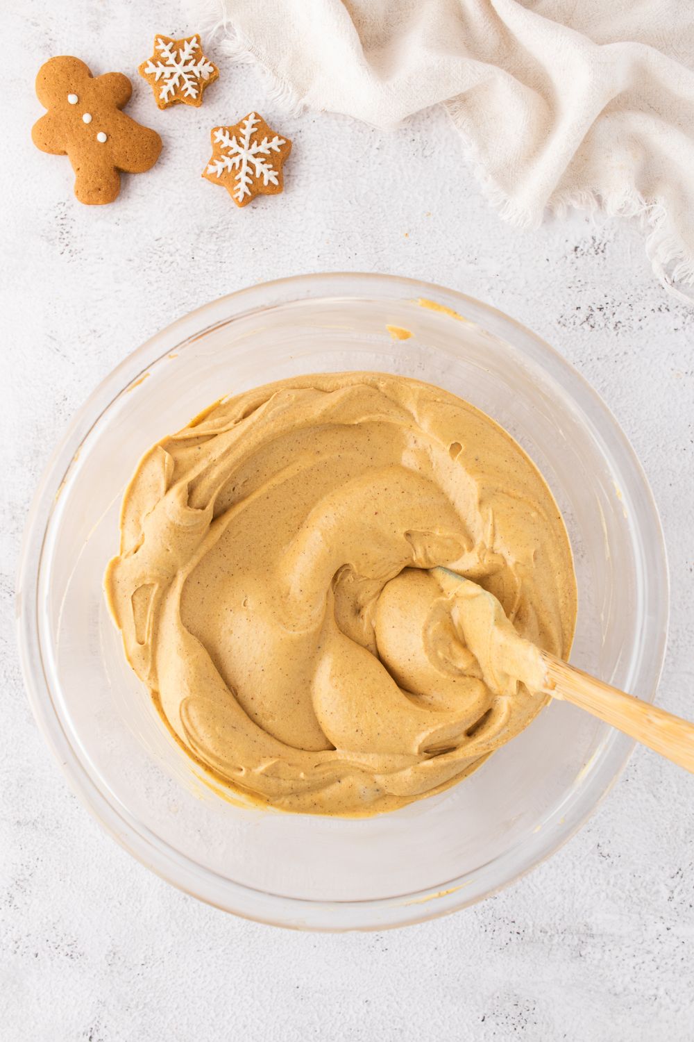 gingerbread cheesecake in a glass bowl 